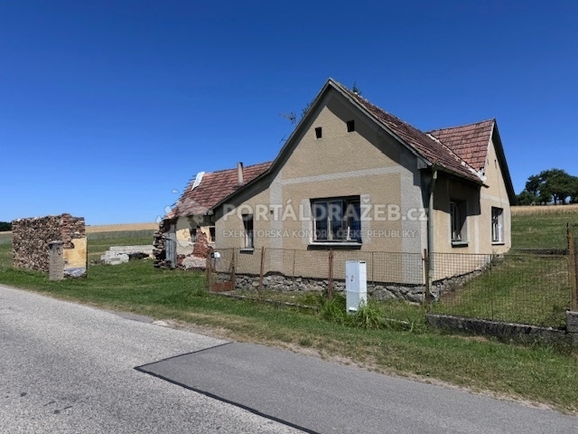 Dražba podílu id. 1/8 na RD v obci Mezná, okres