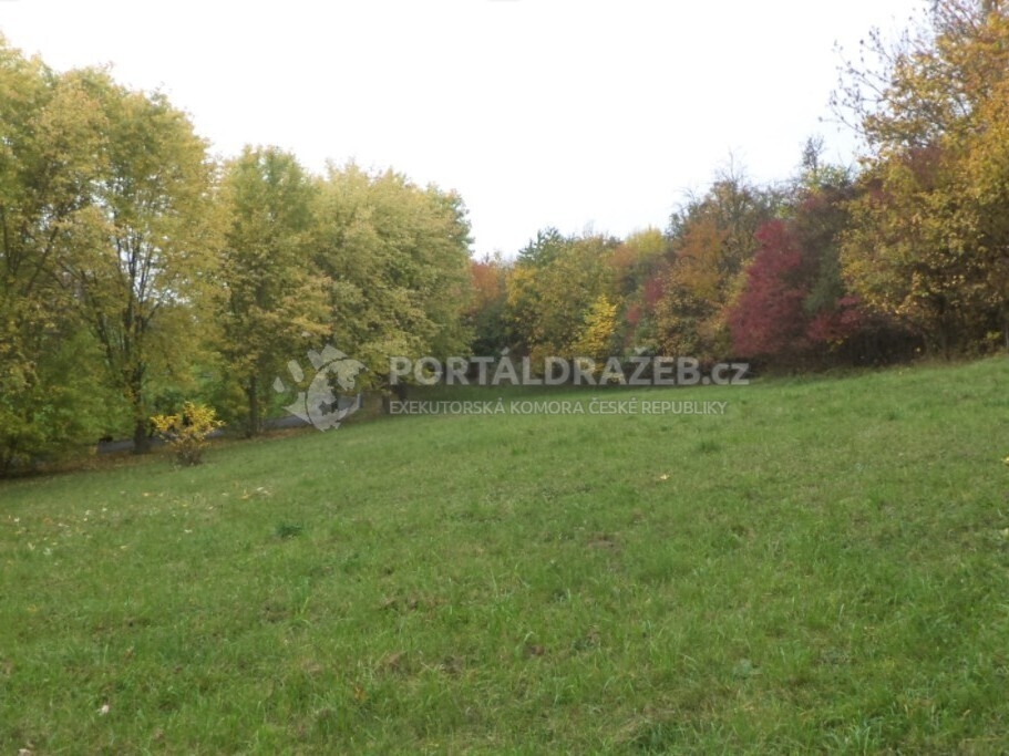 Pozemek o velikosti 570m2, Mojžíř
