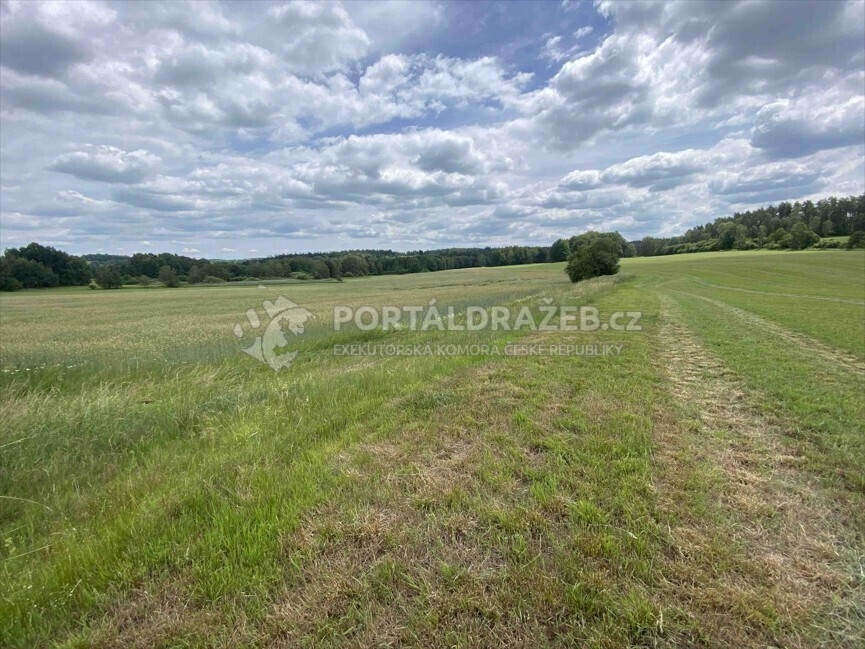 Pozemek o velikosti 2087m2, Člunek